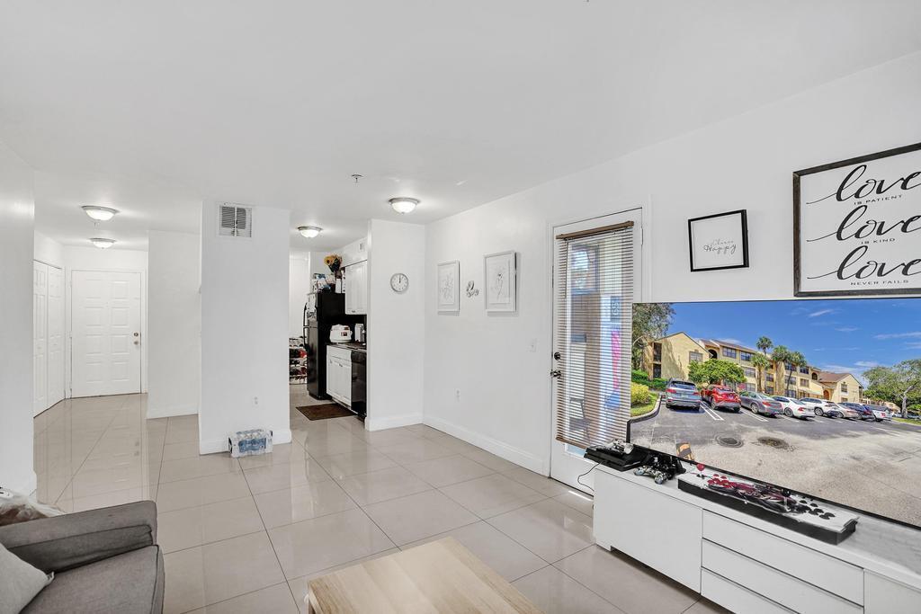 2311 N Congress Avenue 11