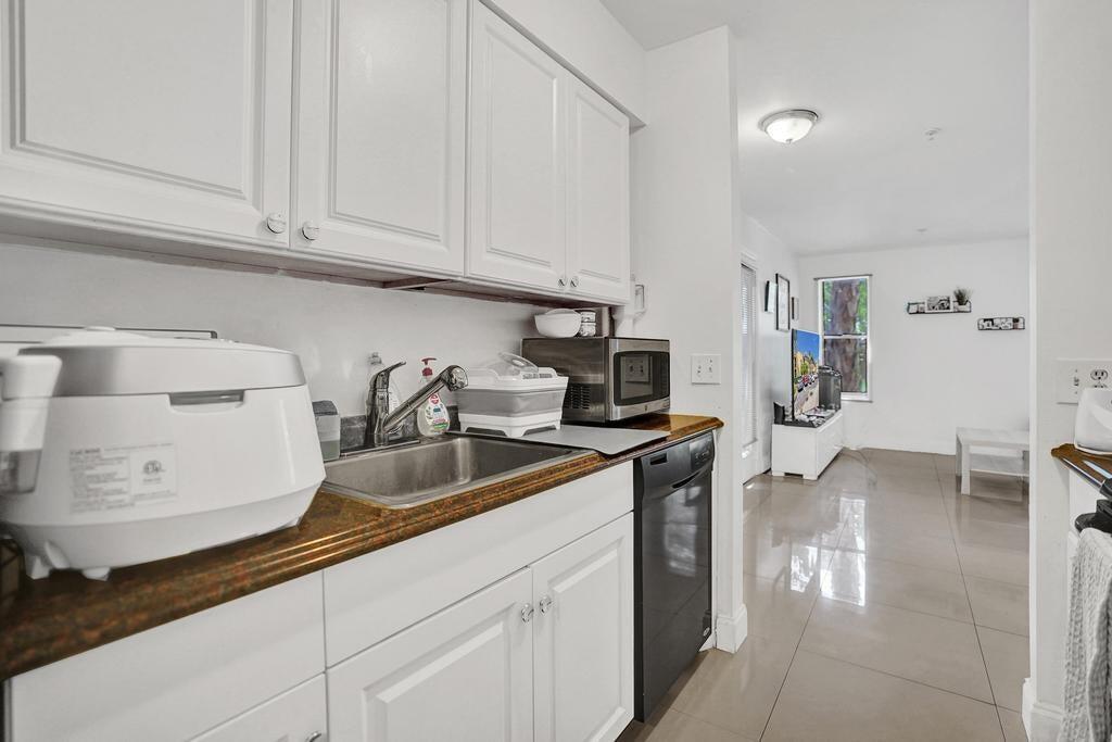 2311 N Congress Avenue 11