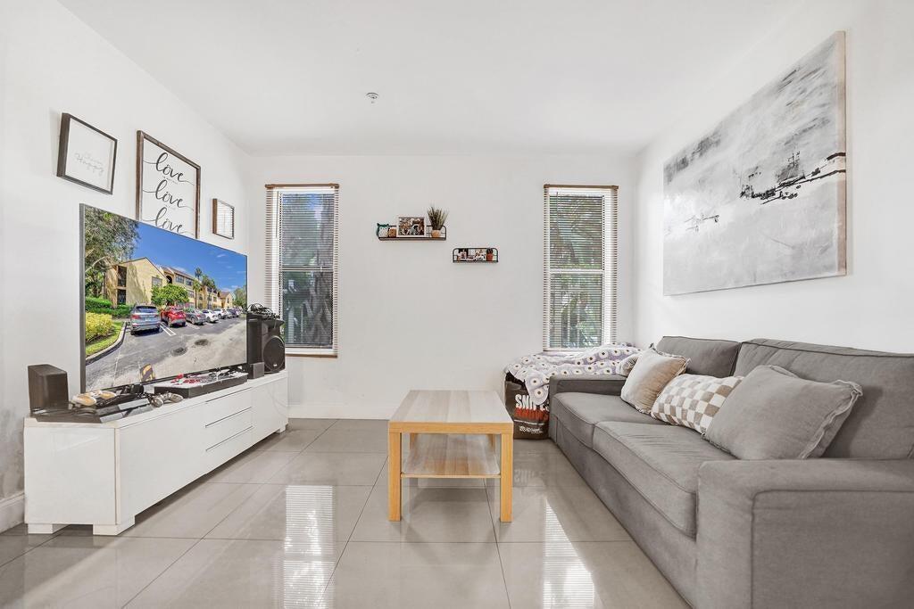 2311 N Congress Avenue 11