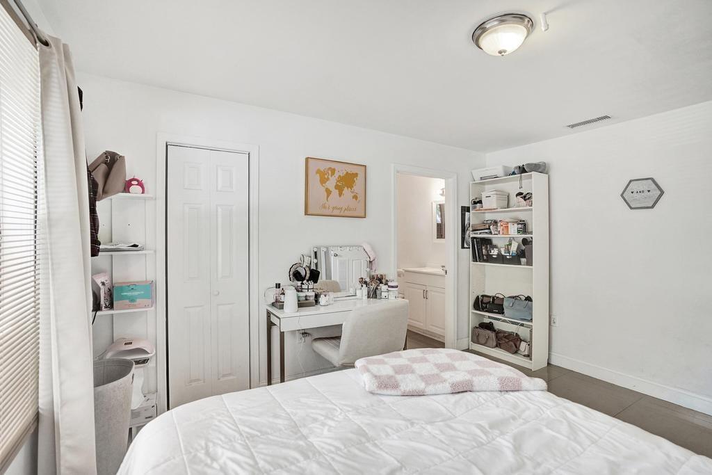 2311 N Congress Avenue 11