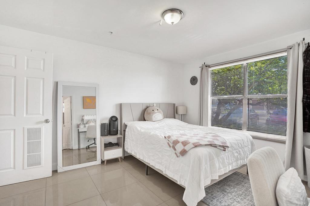 2311 N Congress Avenue 11