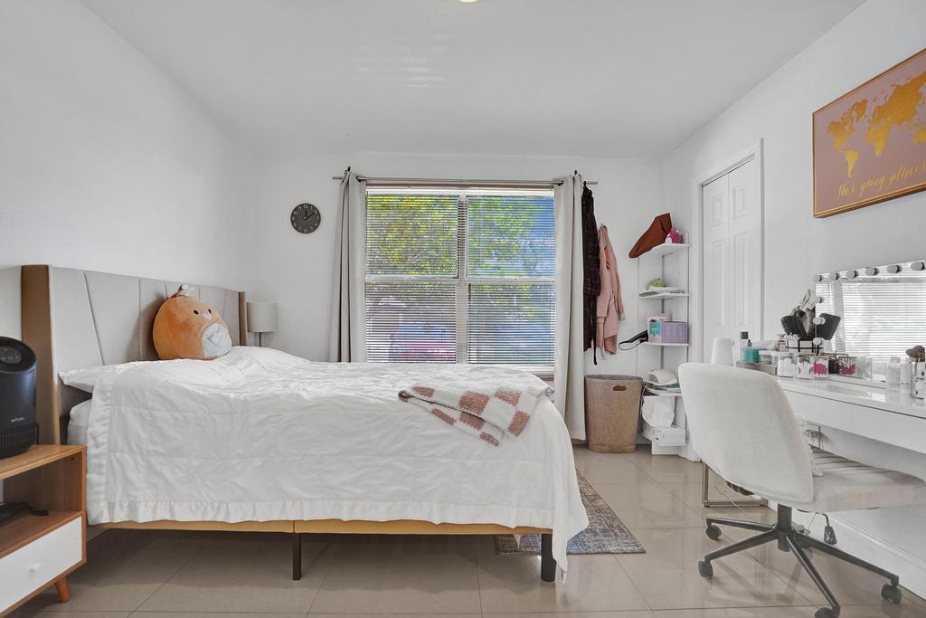 2311 N Congress Avenue 11