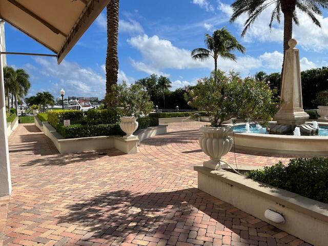 806 E Windward Way 401