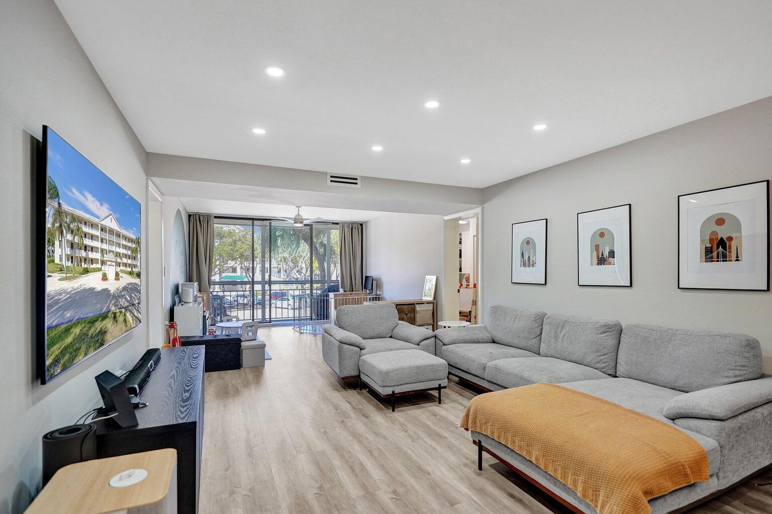 6193 Balboa Circle 201