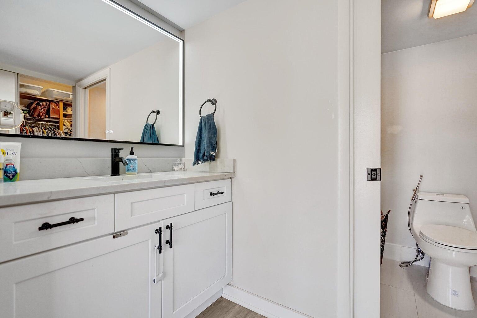 6193 Balboa Circle 201