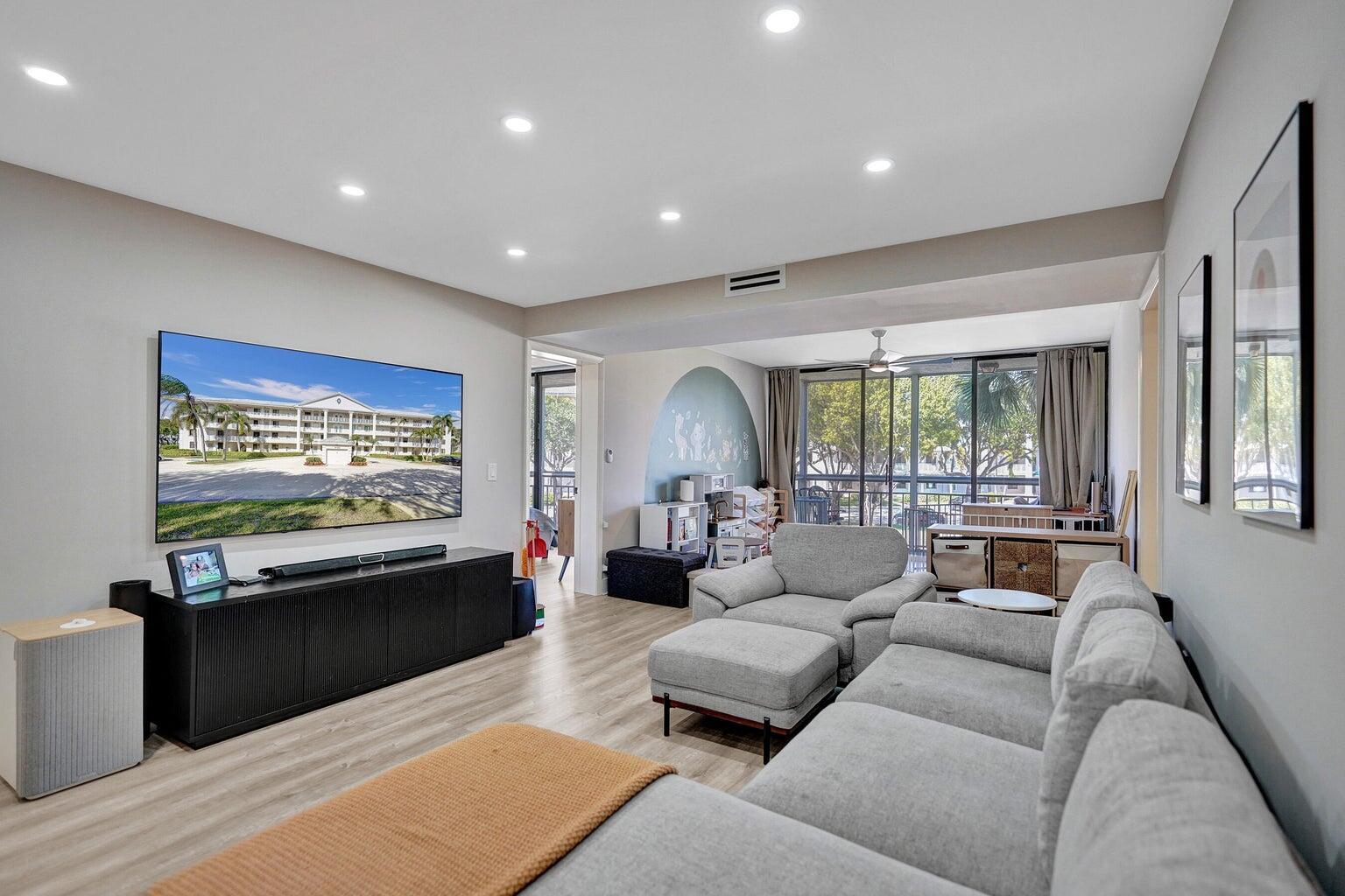 6193 Balboa Circle 201