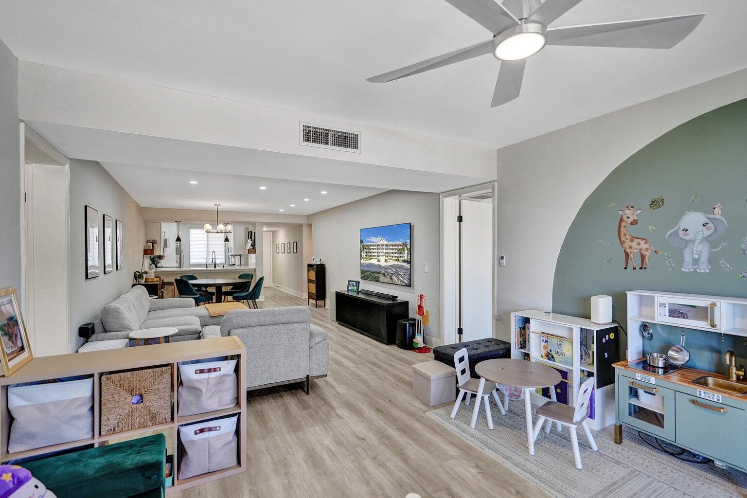 6193 Balboa Circle 201