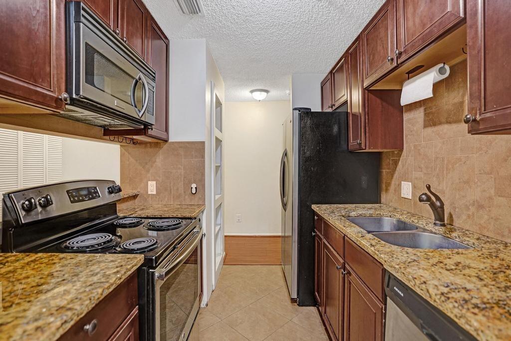 2301 N Congress Avenue 27