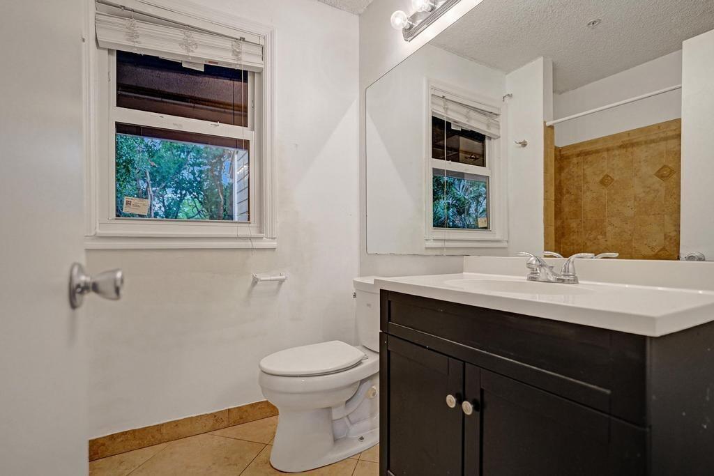 2301 N Congress Avenue 27