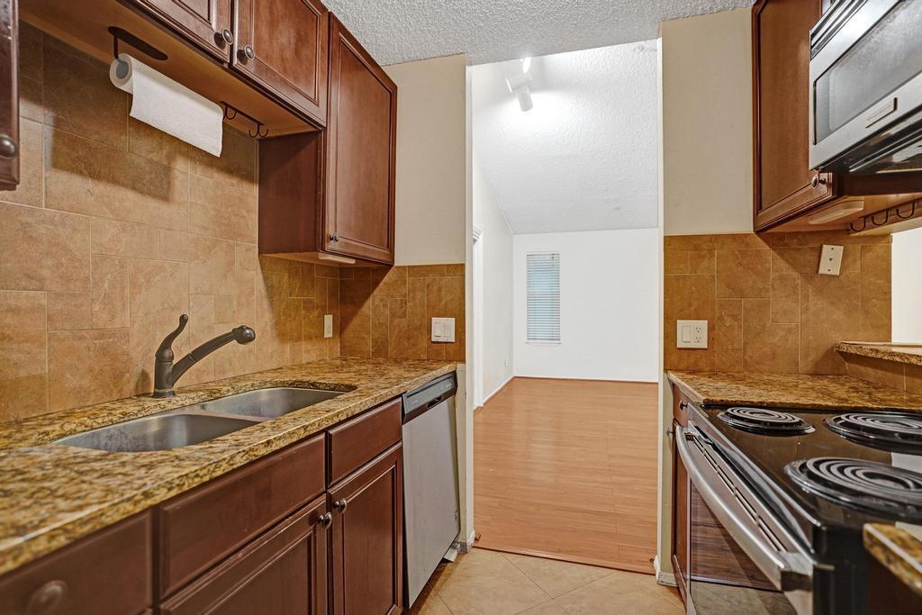 2301 N Congress Avenue 27