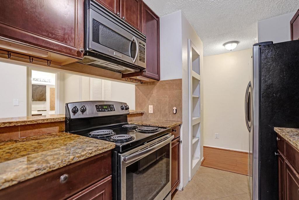 2301 N Congress Avenue 27