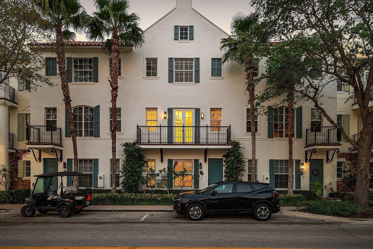 373 E Cannery Row Circle