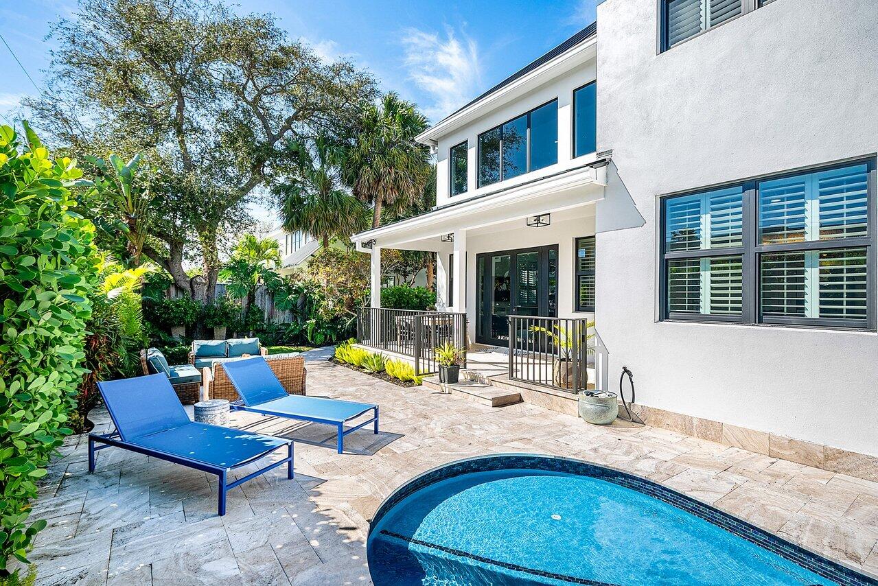 6 NW 11th Street