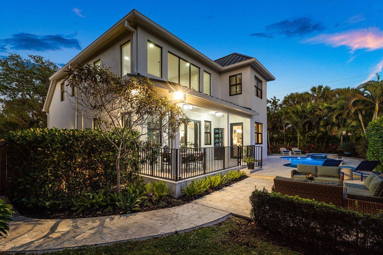 6 NW 11th Street
