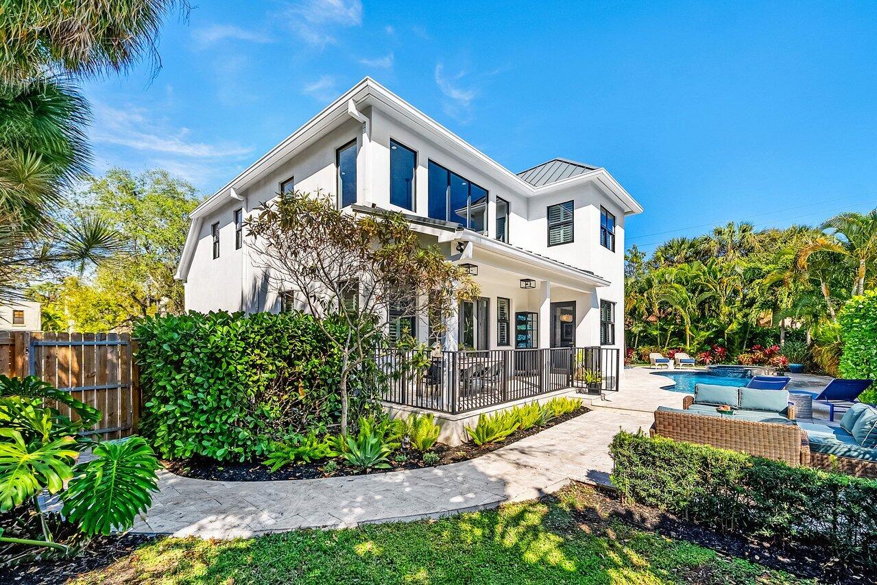 6 NW 11th Street