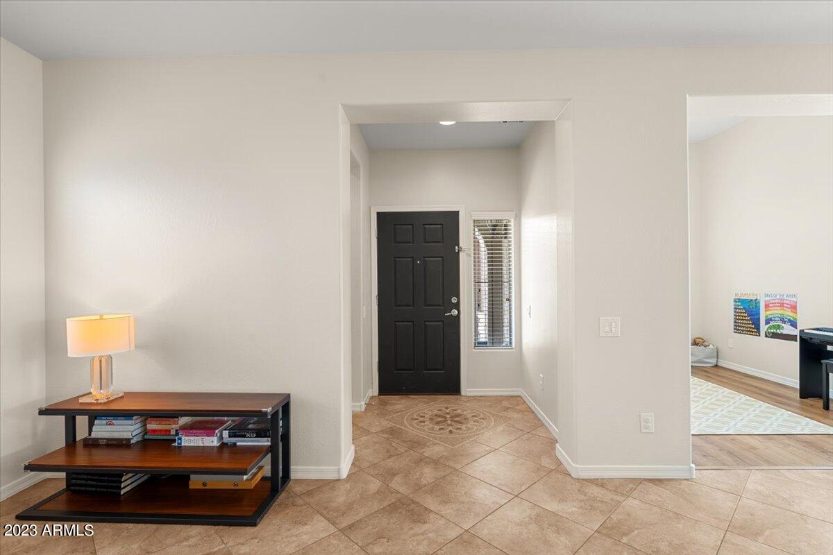 3967 E CAT BALUE Drive