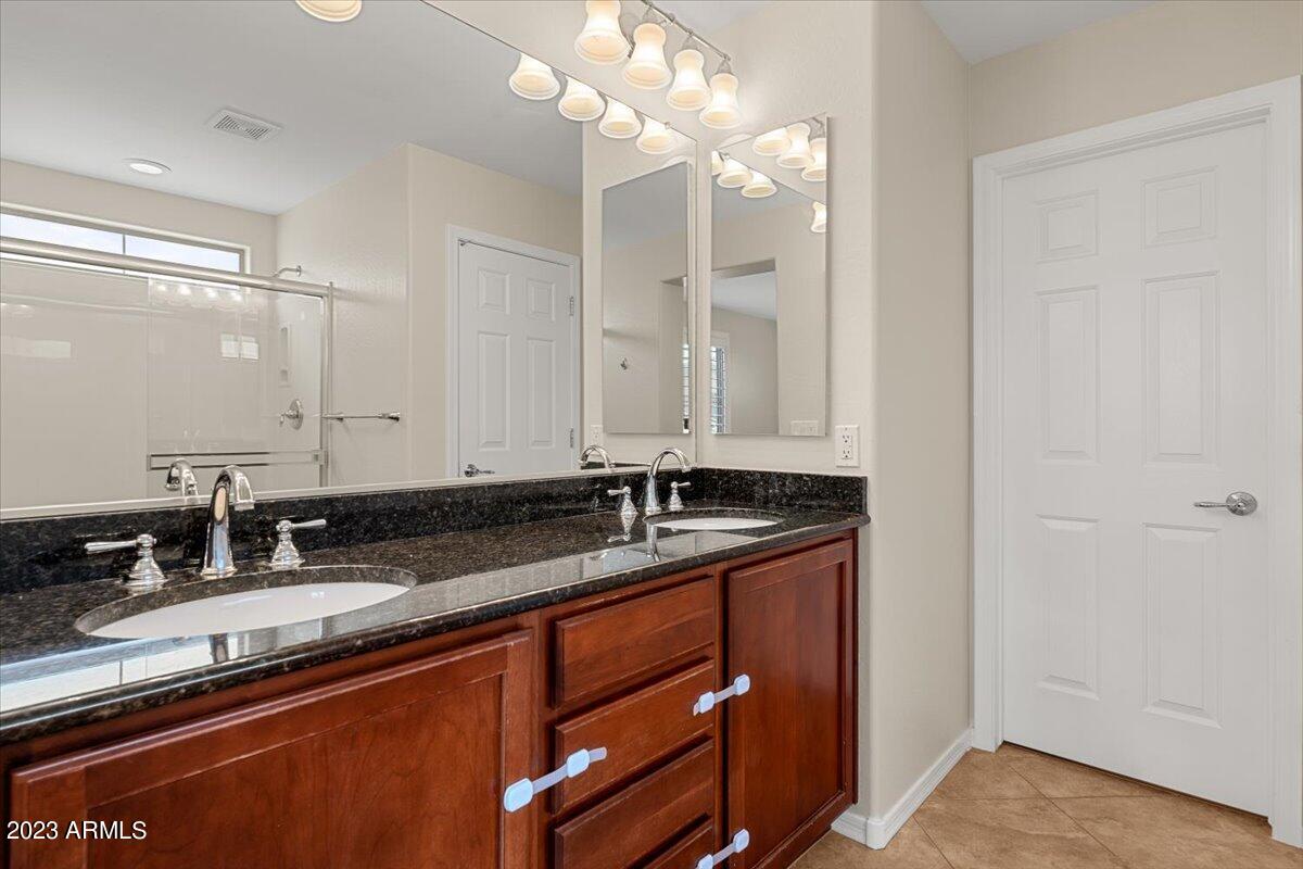 3967 E CAT BALUE Drive