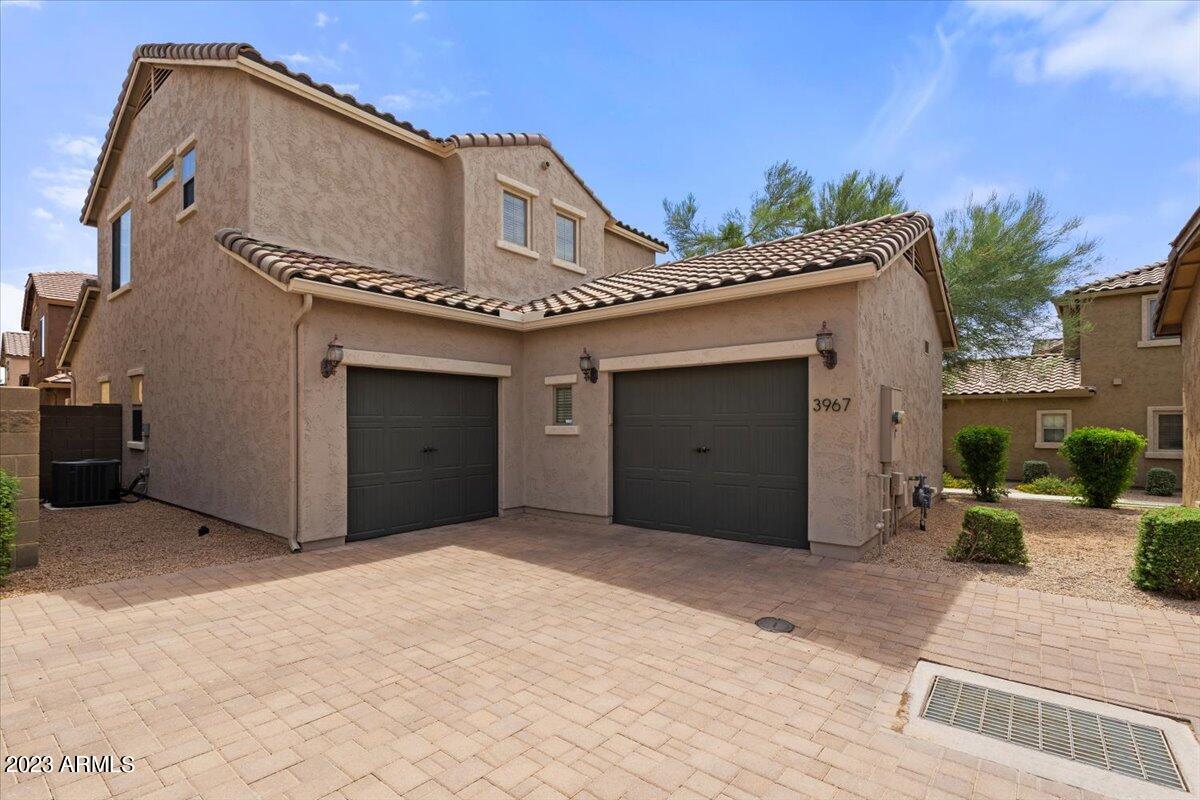 3967 E CAT BALUE Drive