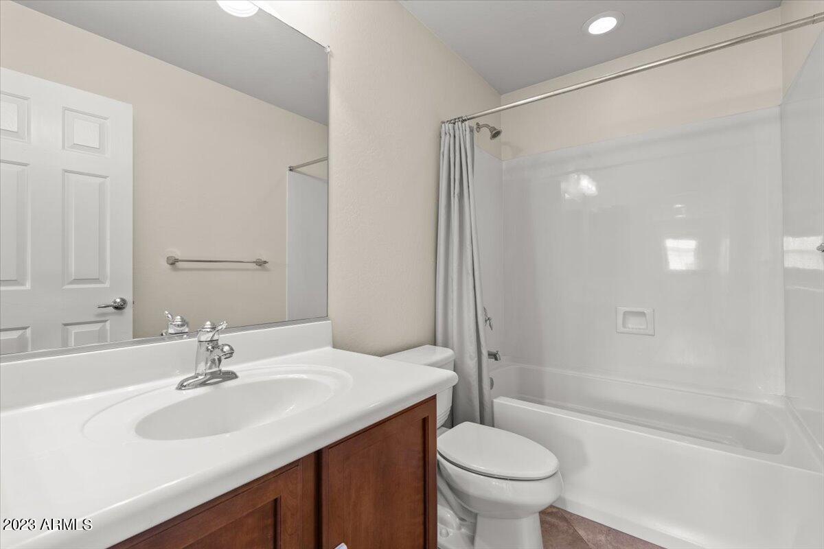 3967 E CAT BALUE Drive
