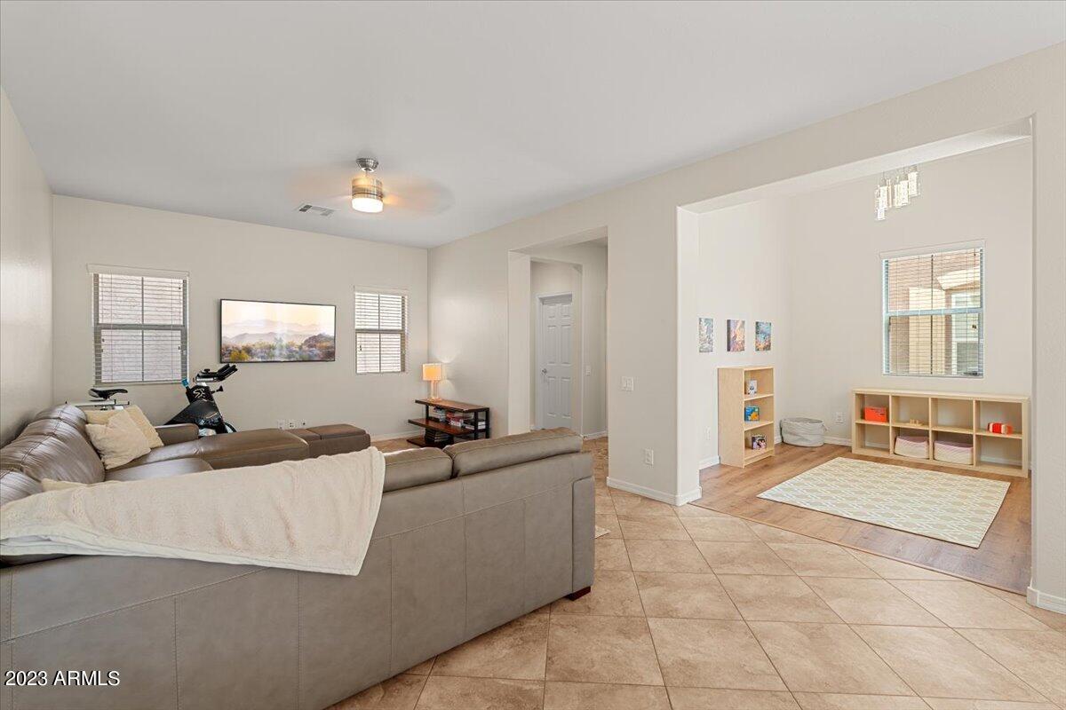 3967 E CAT BALUE Drive