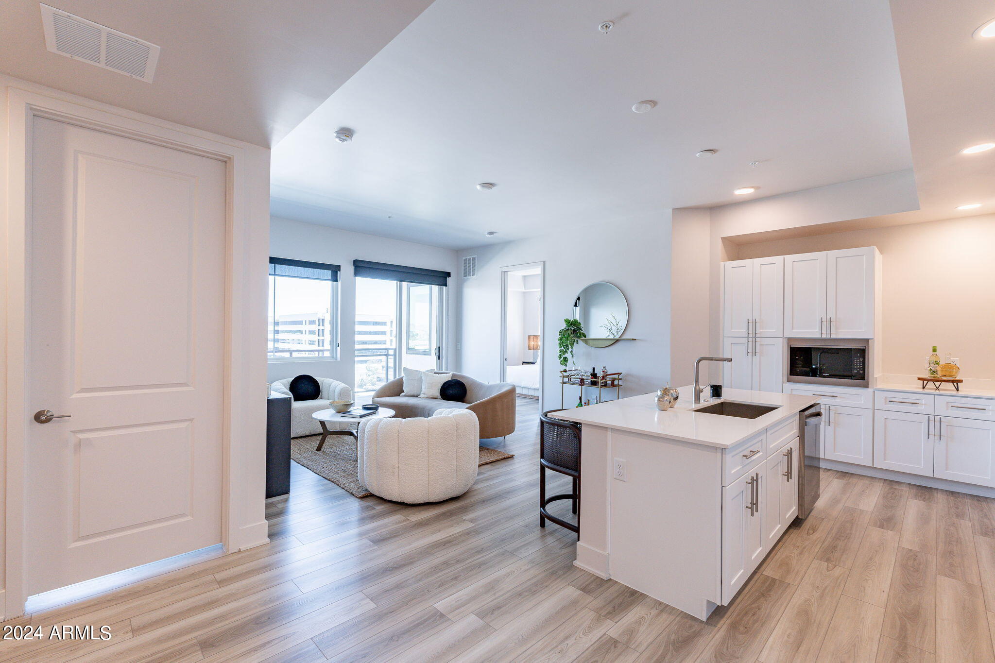 3131 N CENTRAL Avenue, 6013