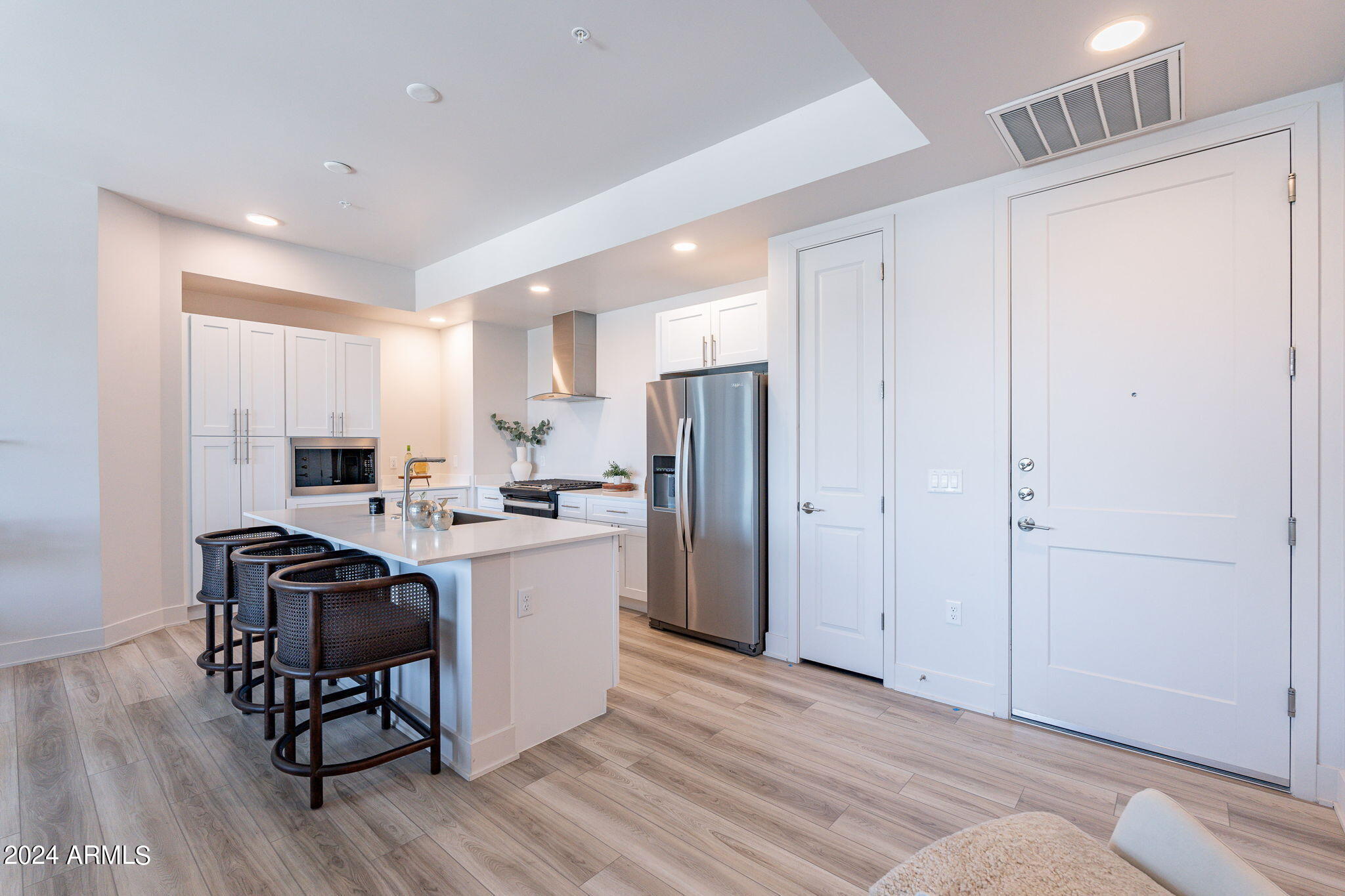 3131 N CENTRAL Avenue, 6013