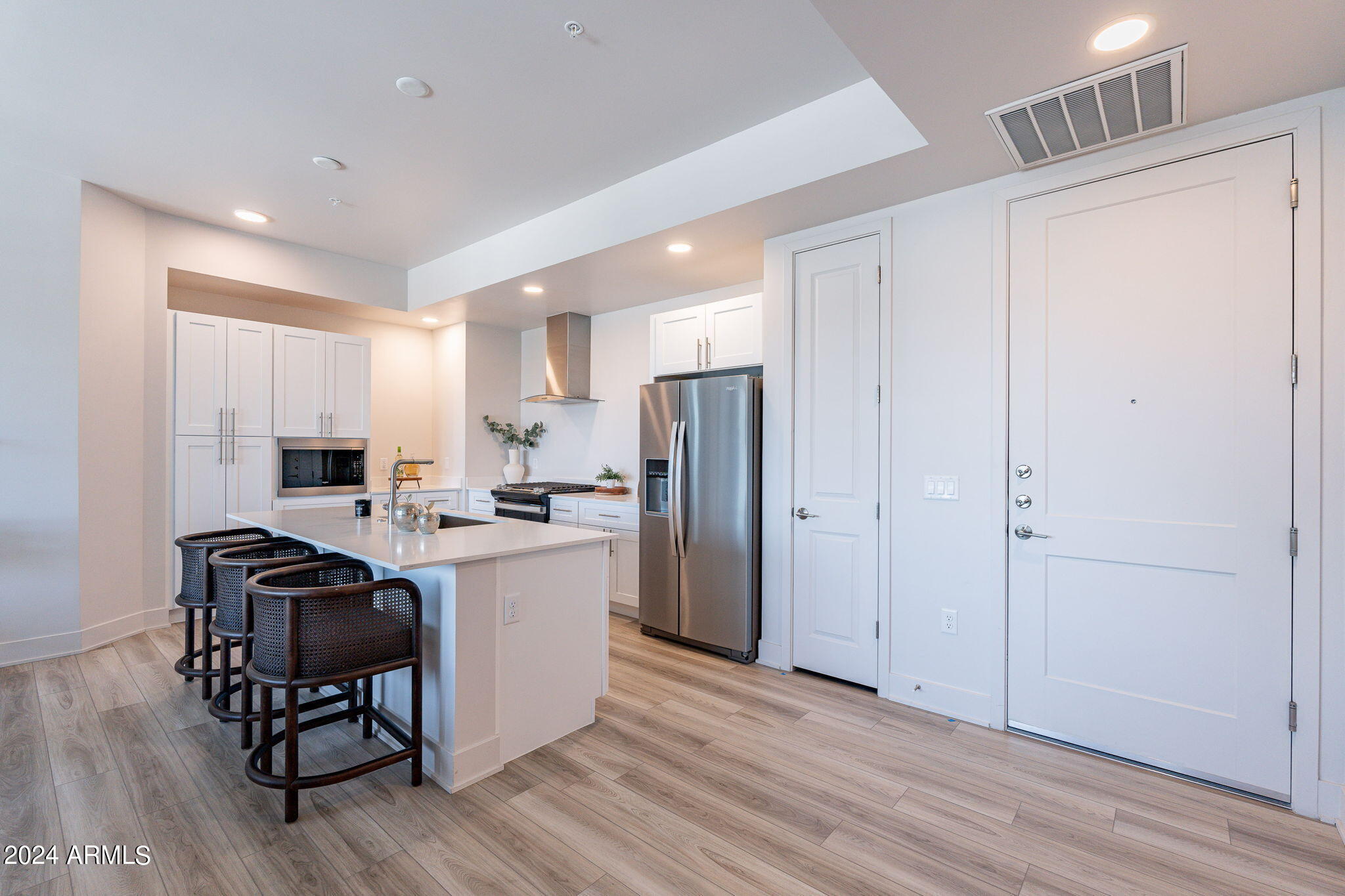 3131 N CENTRAL Avenue, 6013