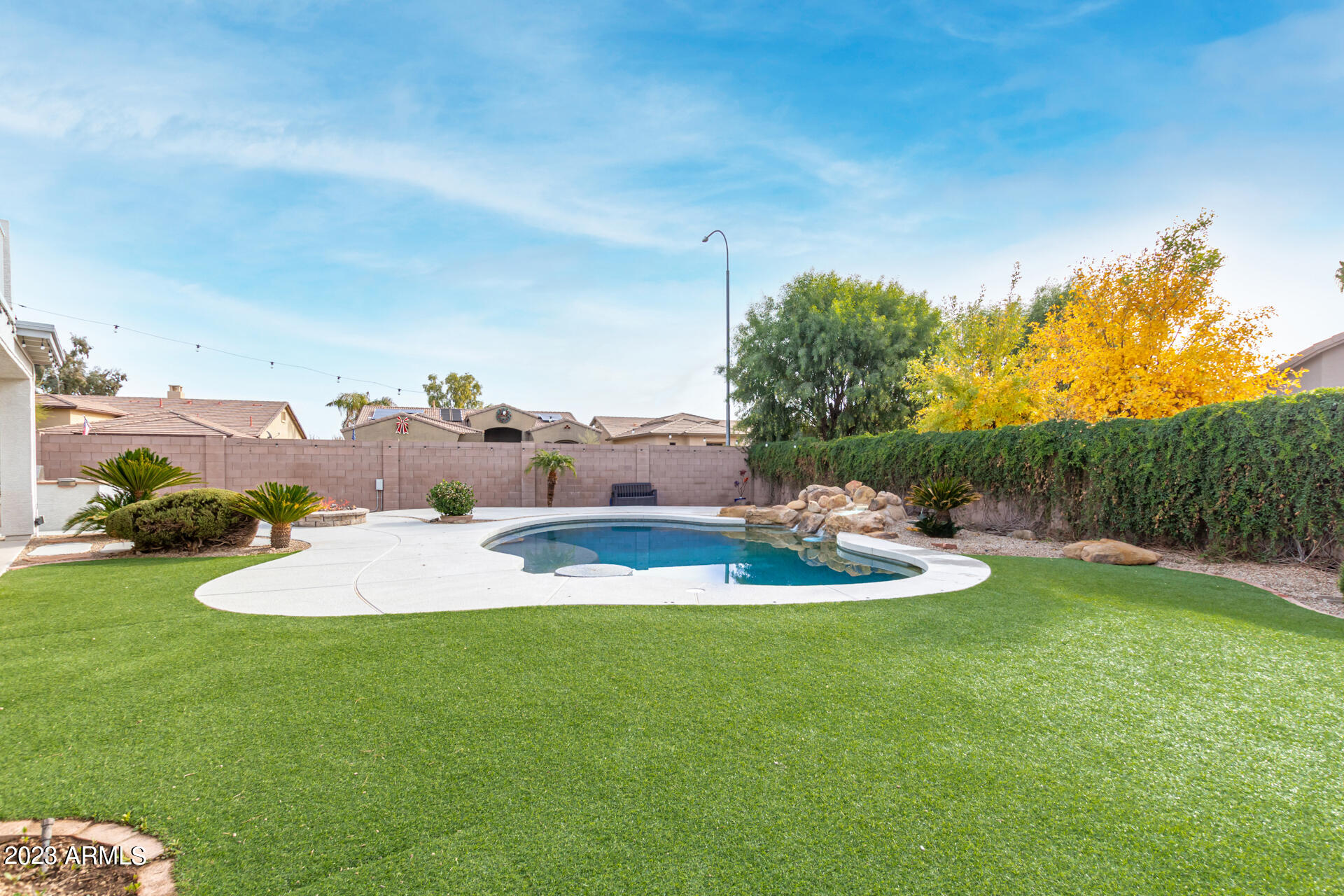 3163 E BUENA VISTA Drive