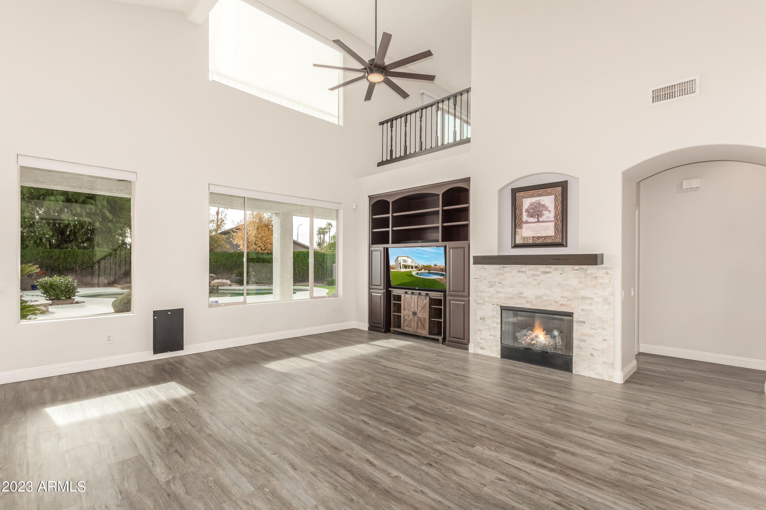 3163 E BUENA VISTA Drive