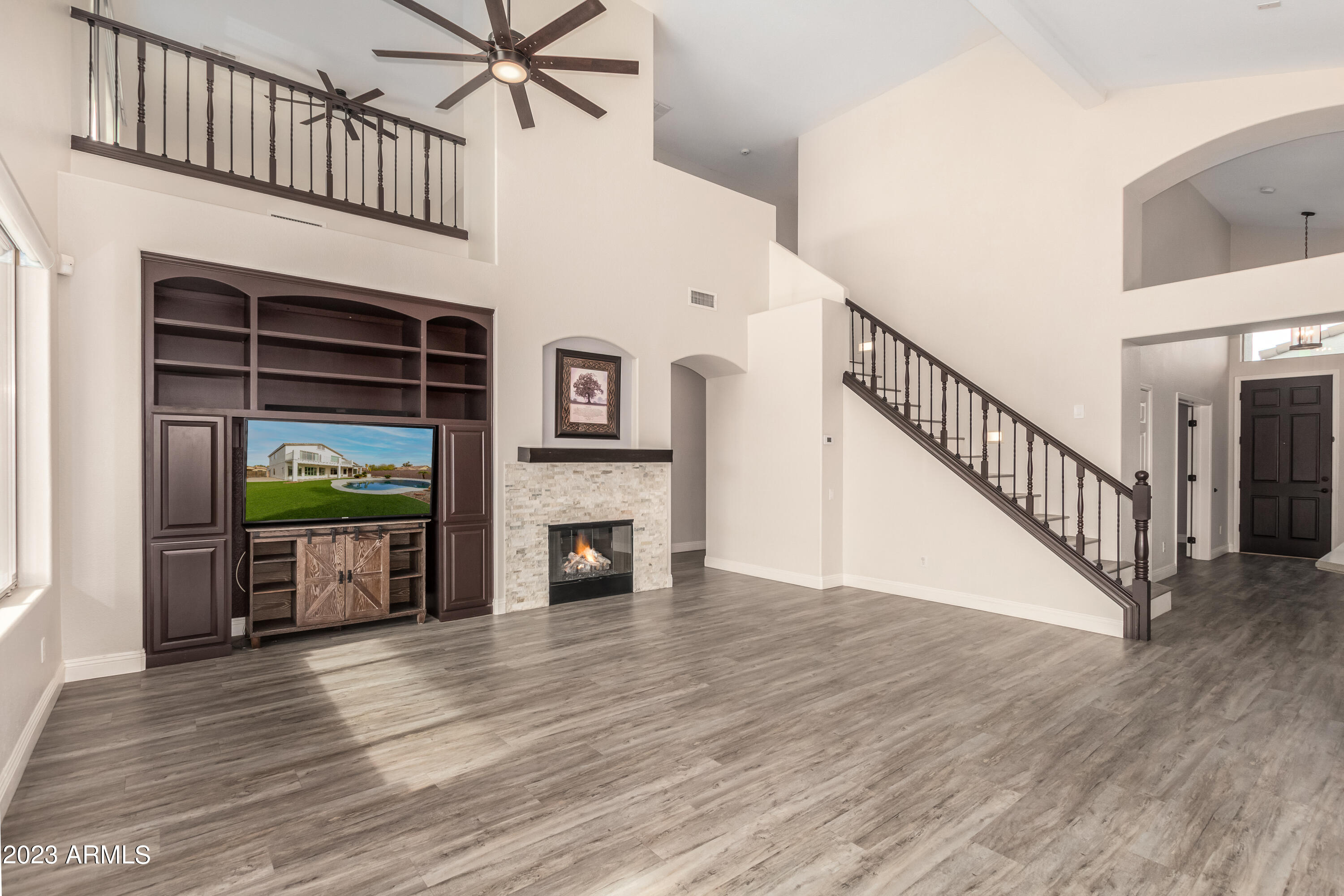 3163 E BUENA VISTA Drive
