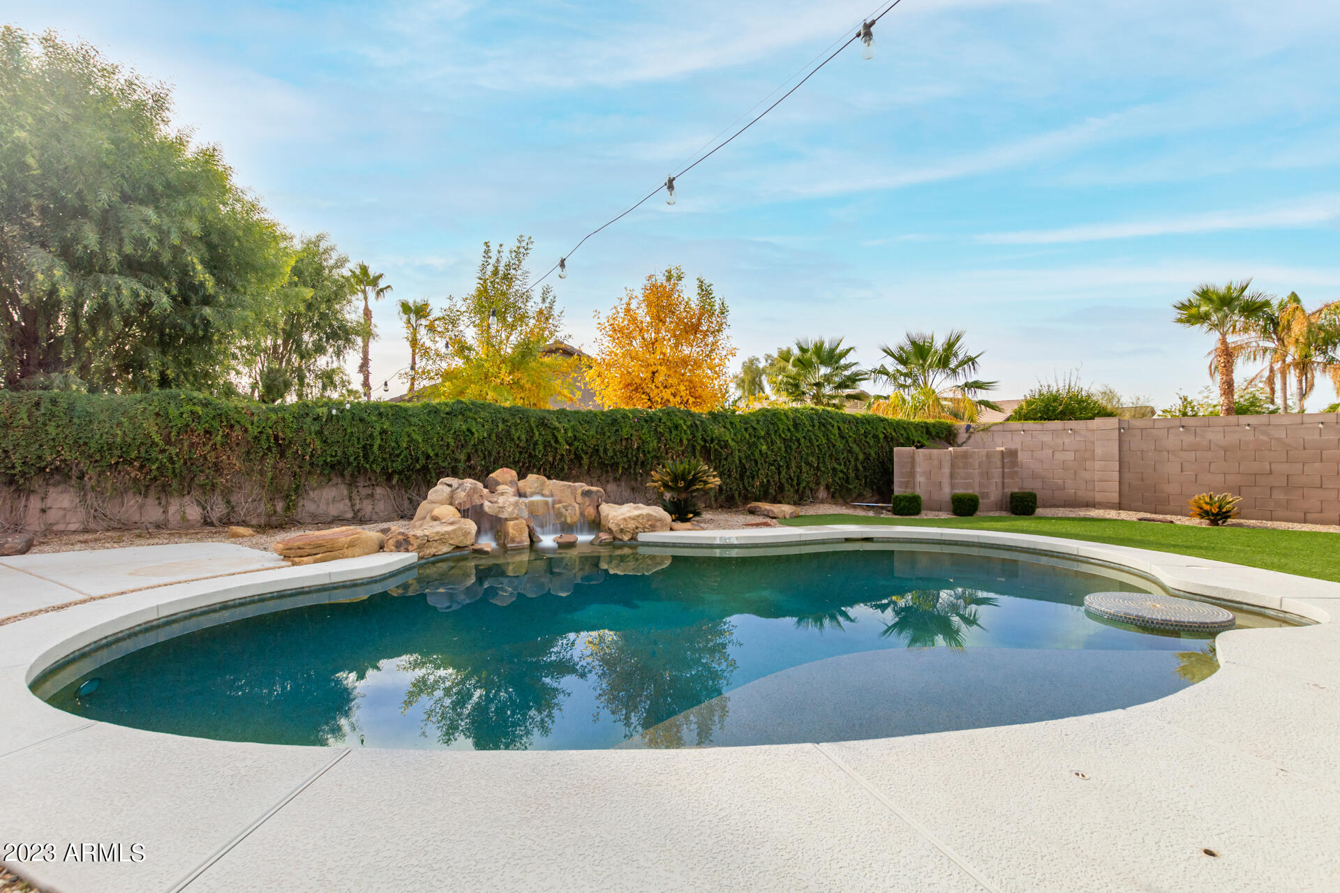 3163 E BUENA VISTA Drive