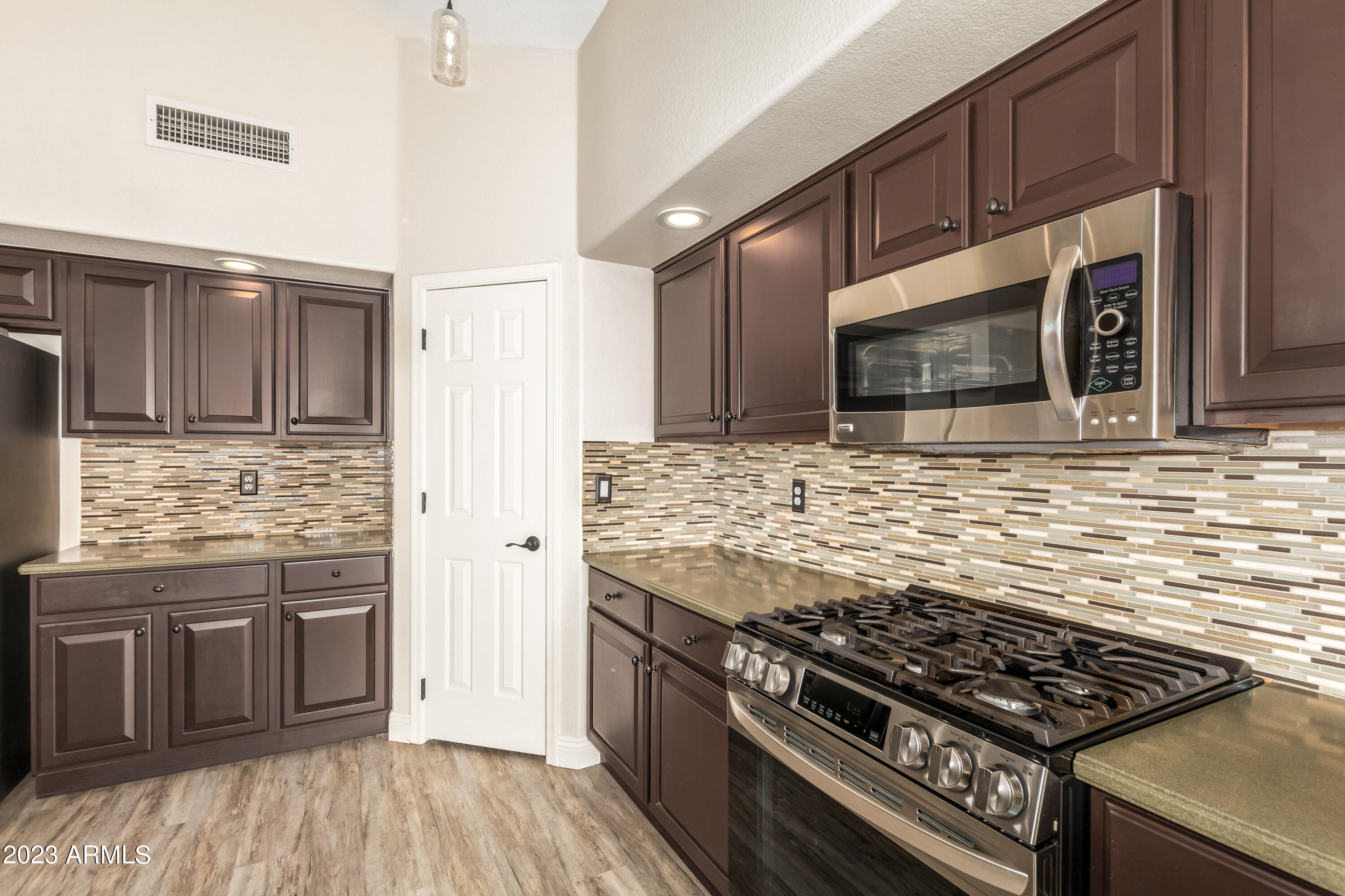 3163 E BUENA VISTA Drive