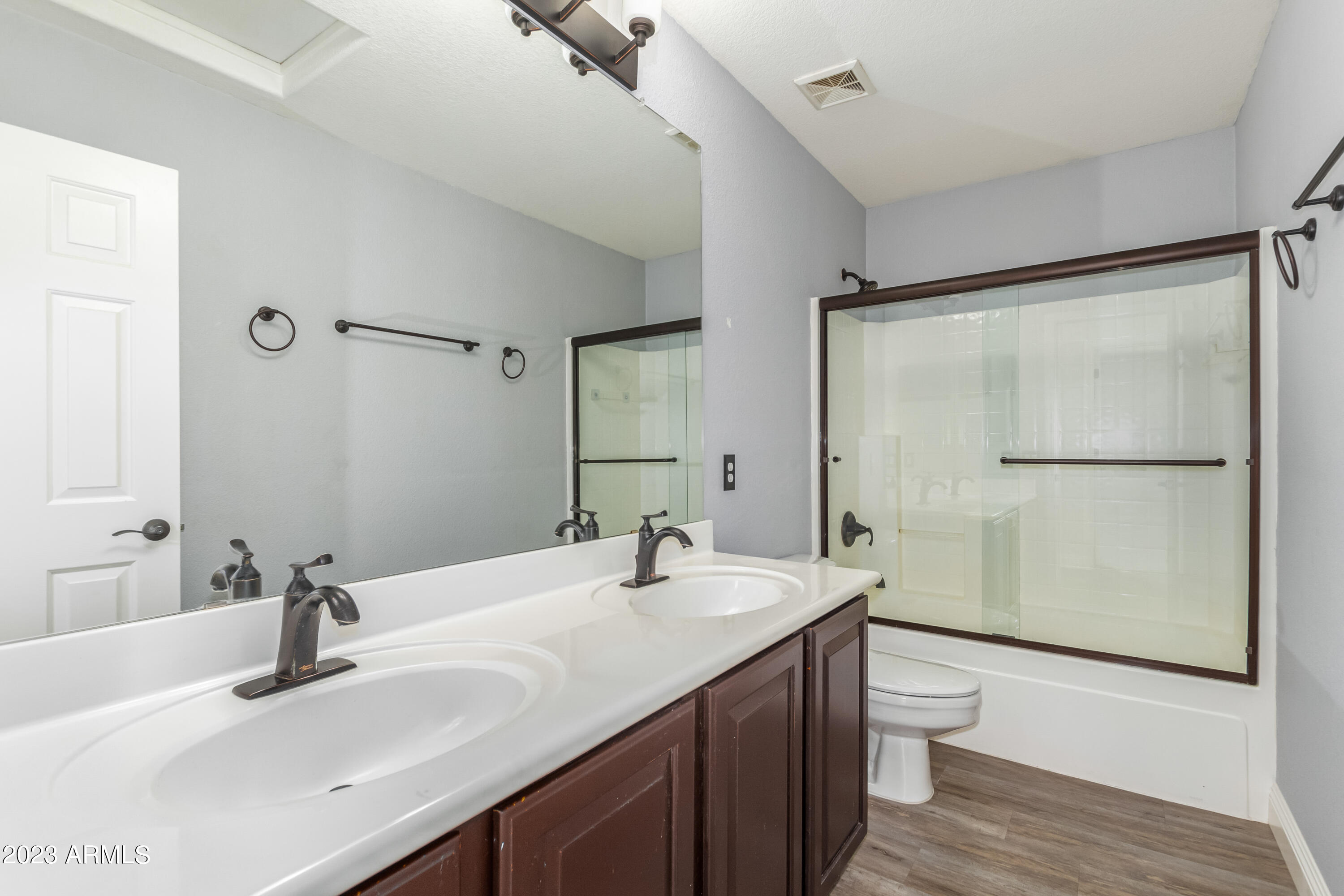 3163 E BUENA VISTA Drive