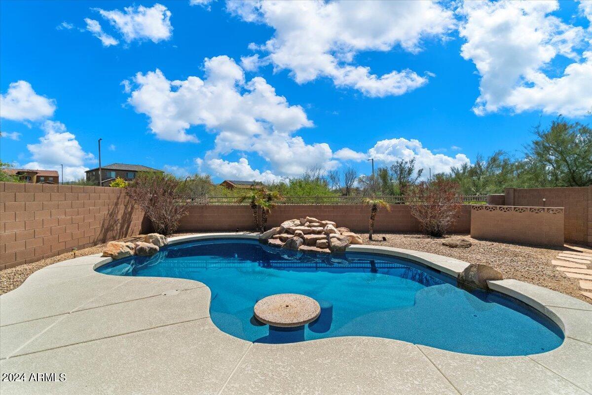 23111 N 43rd Place