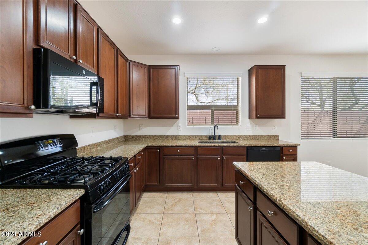 23111 N 43rd Place