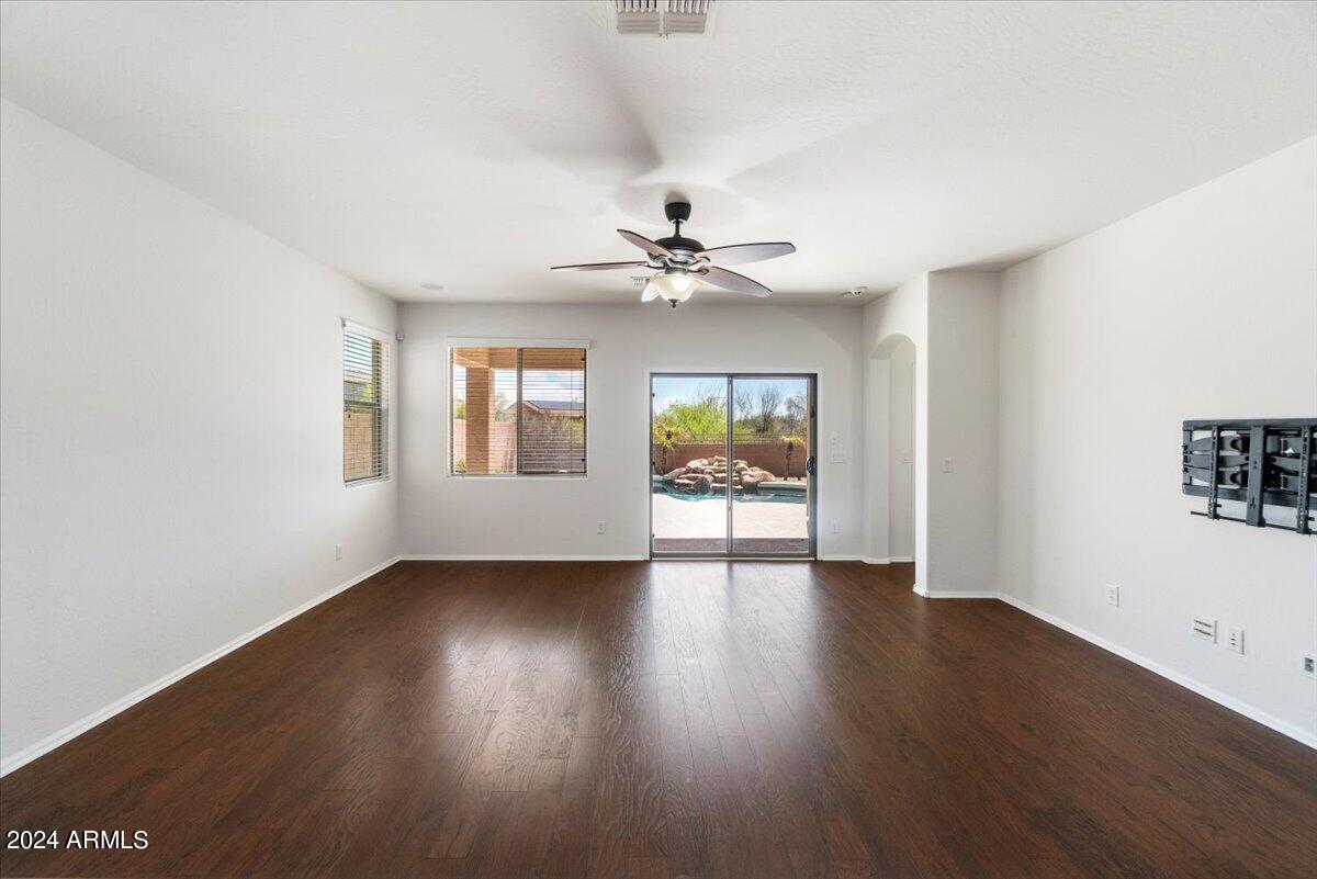 23111 N 43rd Place