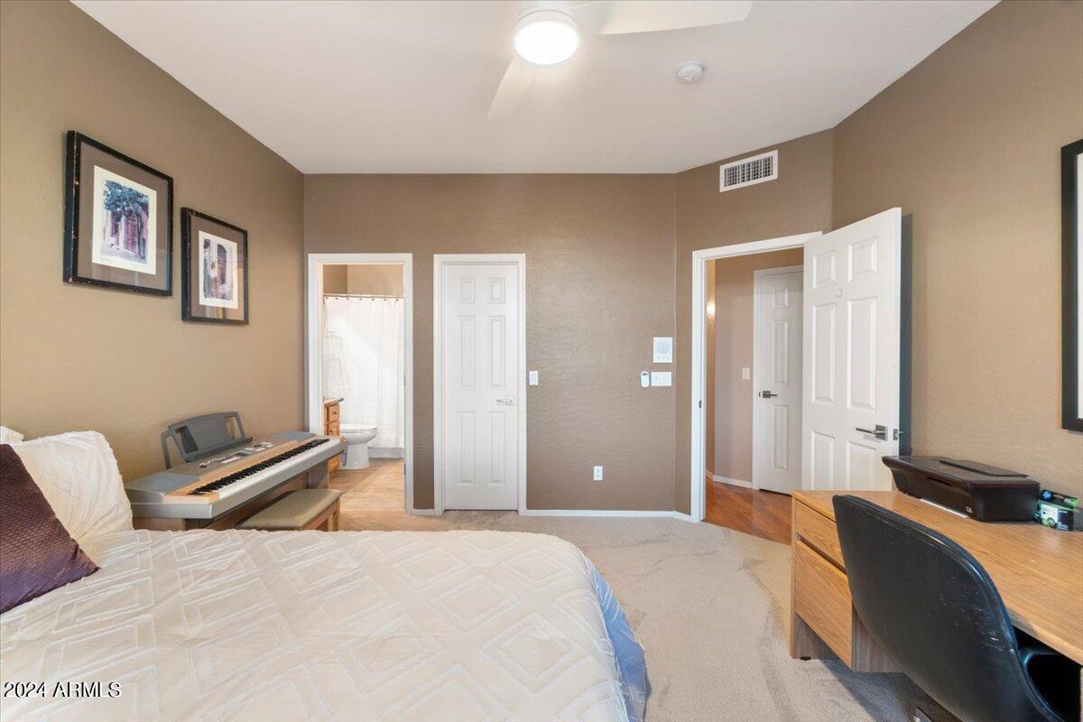 4512 E Robin Lane