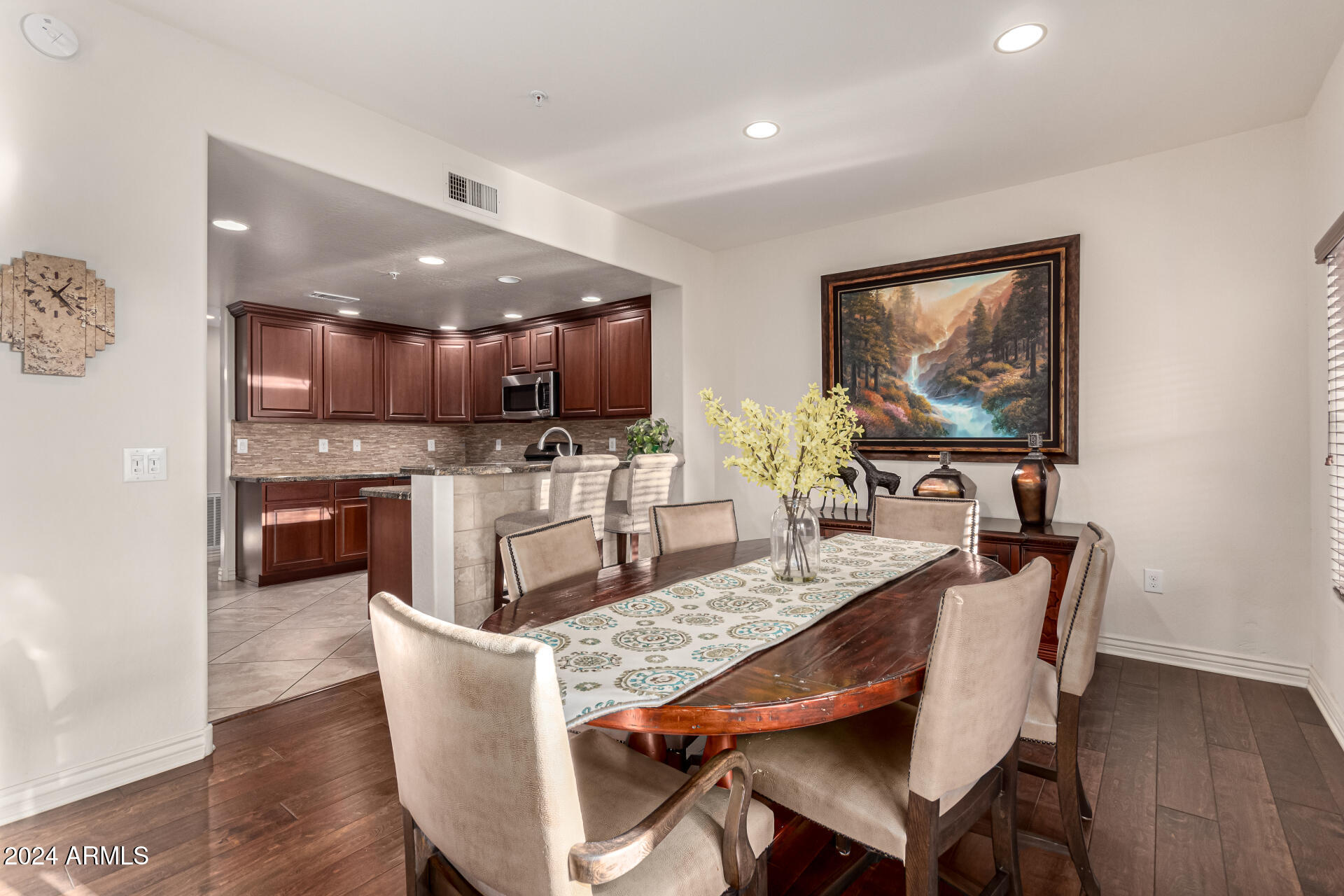 21320 N 56TH Street, 1094