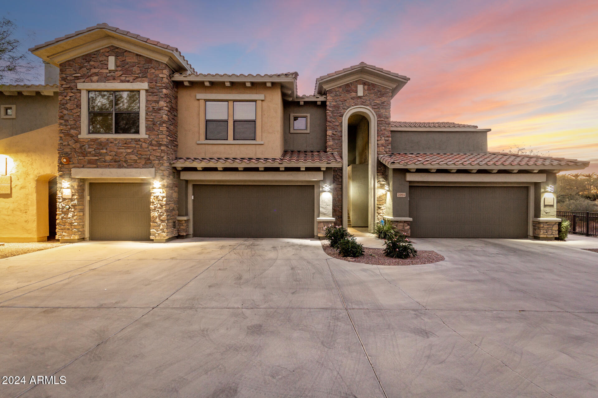 21320 N 56TH Street, 1094