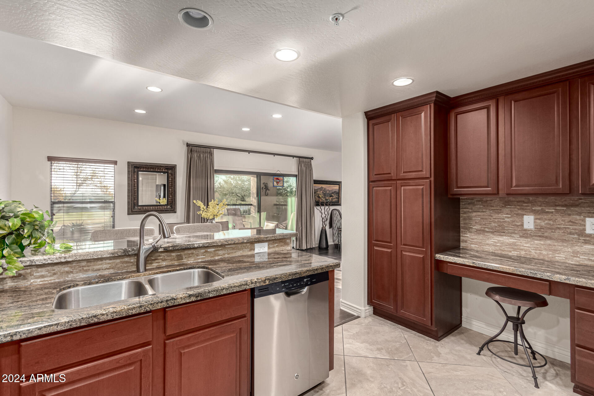 21320 N 56TH Street, 1094