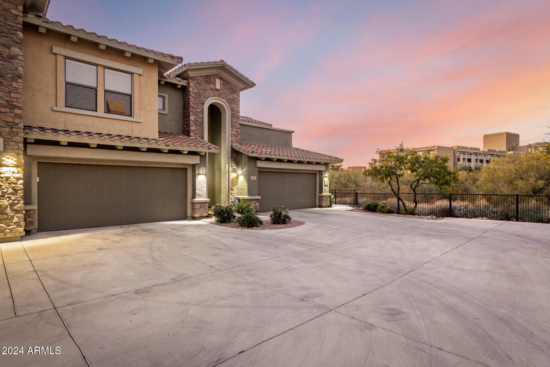 21320 N 56TH Street, 1094