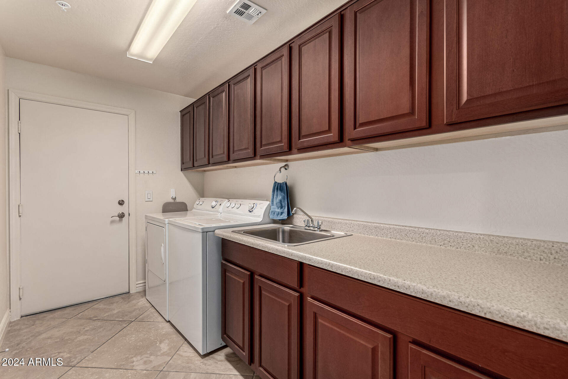 21320 N 56TH Street, 1094