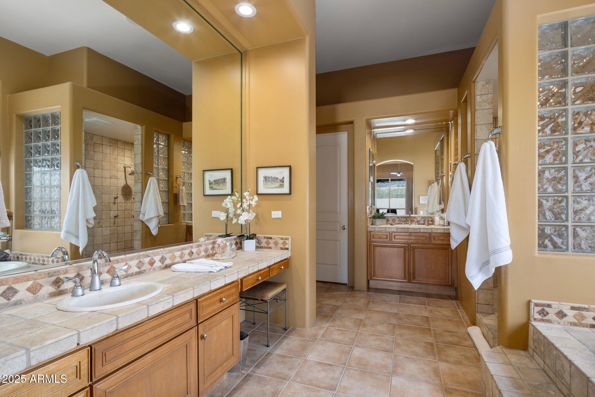 10886 E LUDLOW Drive, Scottsdale