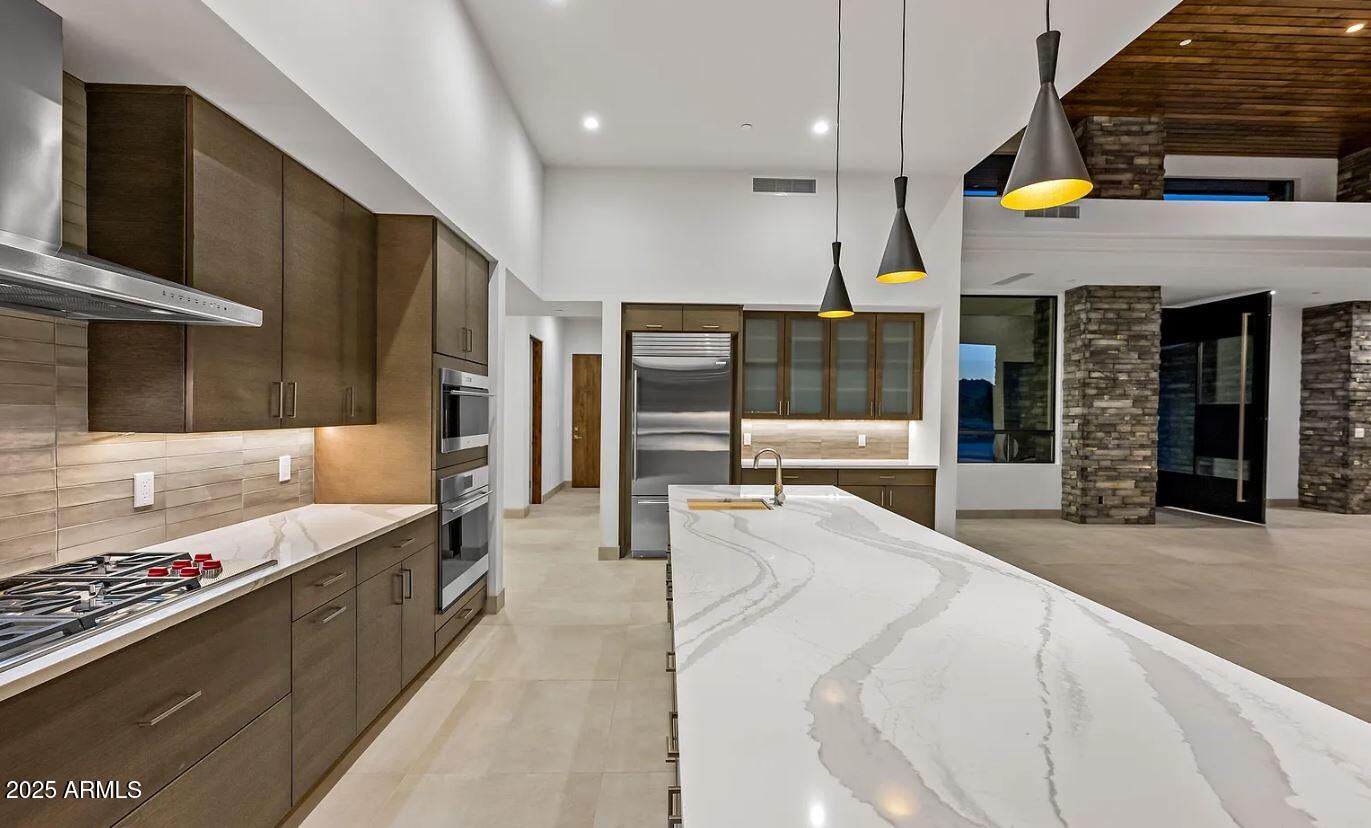 7900 E Crisscross Way