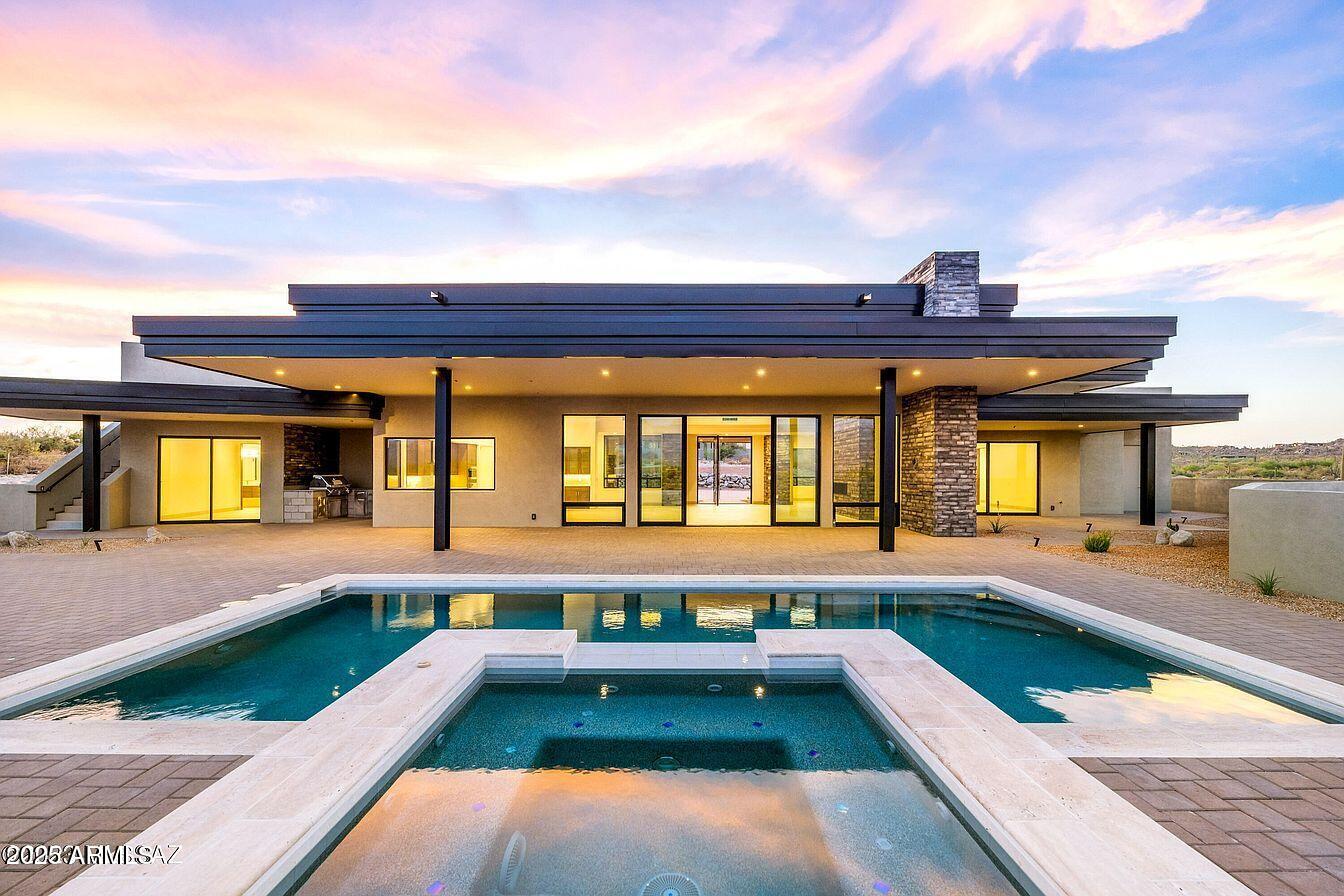 7900 E Crisscross Way