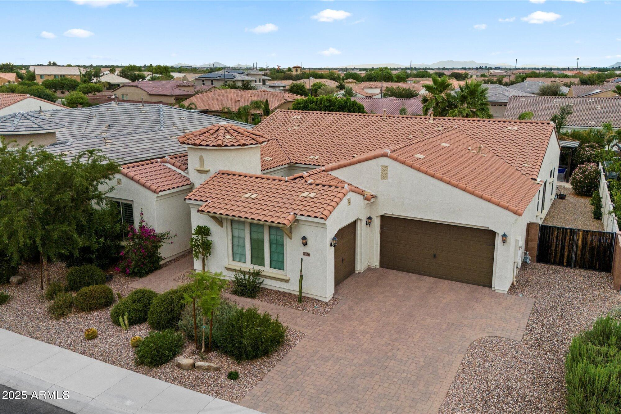 2336 E SUSAN Drive