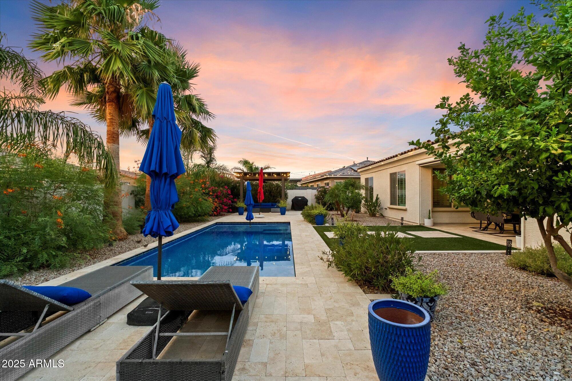 2336 E SUSAN Drive