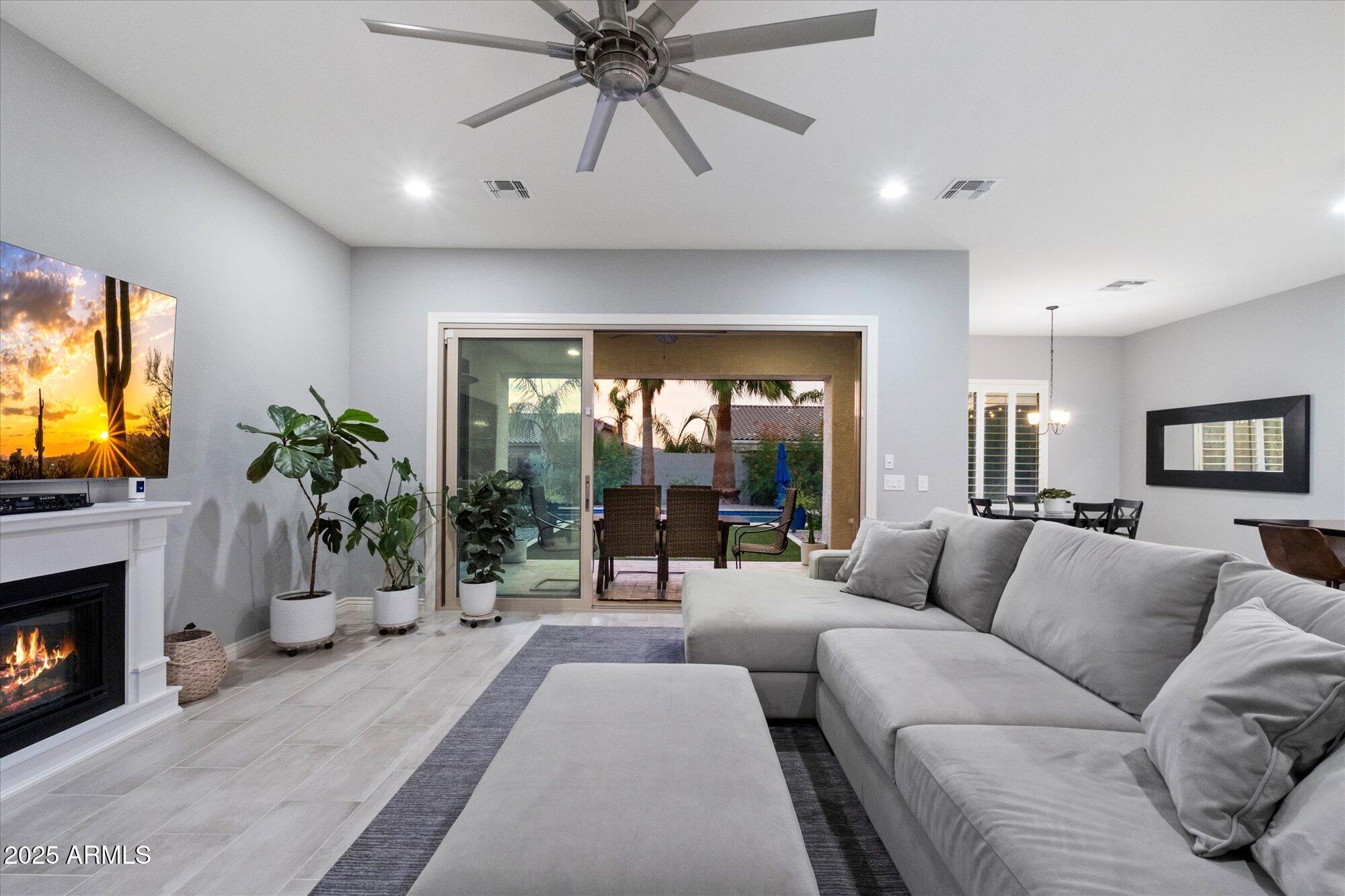 2336 E SUSAN Drive
