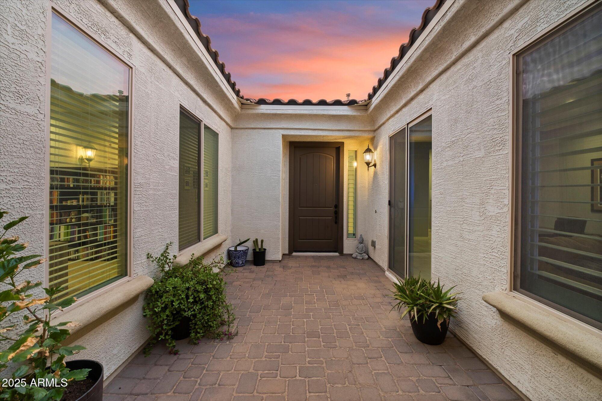 2336 E SUSAN Drive