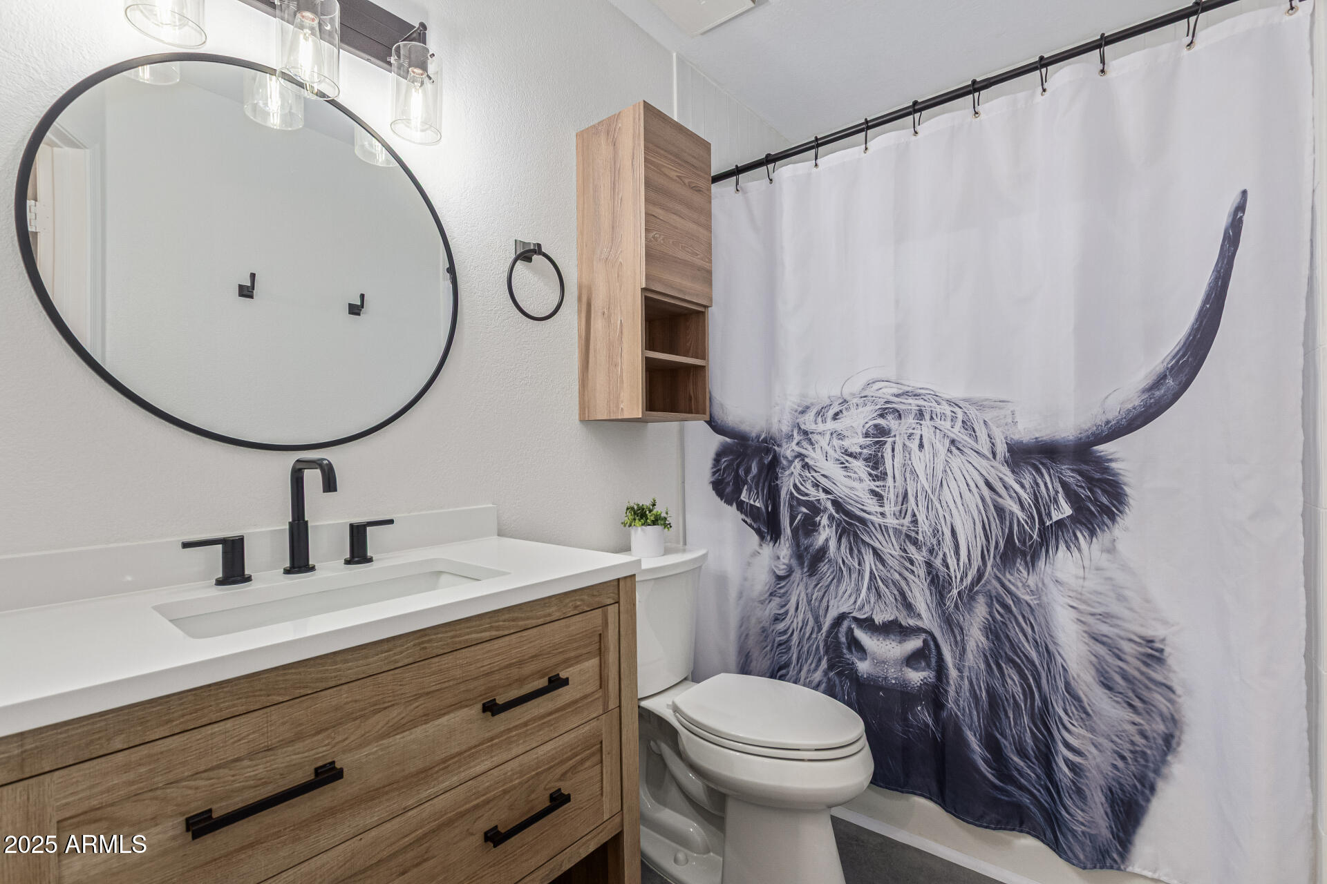 16604 E FAIRFAX Drive